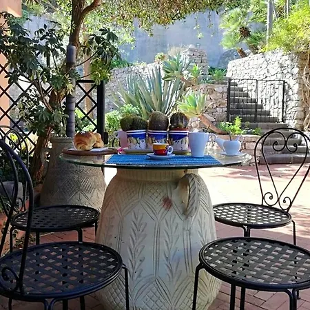 Grande Bed & Breakfast
